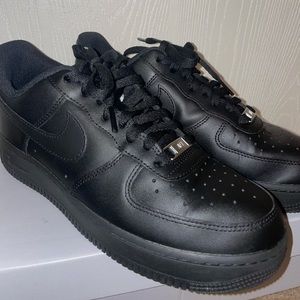 Women’s Black Nike Air Force 1 '07